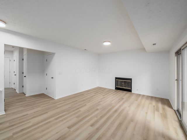 219 Pinoak Court, Delaware, OH 43015