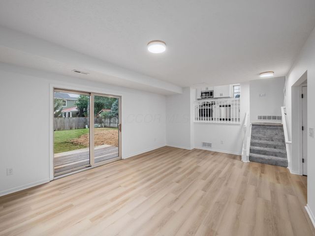 219 Pinoak Court, Delaware, OH 43015