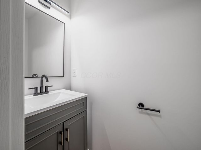 219 Pinoak Court, Delaware, OH 43015