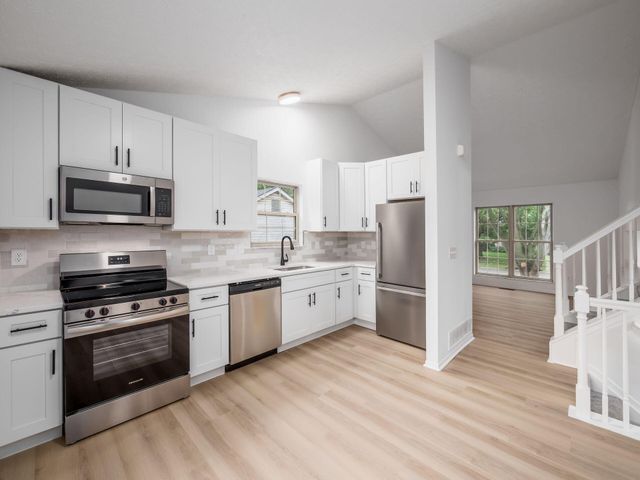 219 Pinoak Court, Delaware, OH 43015