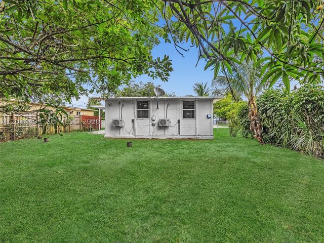 2805 NW 7th Ct, Fort Lauderdale, FL 33311