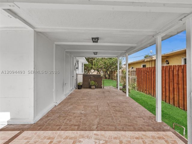 2805 NW 7th Ct, Fort Lauderdale, FL 33311