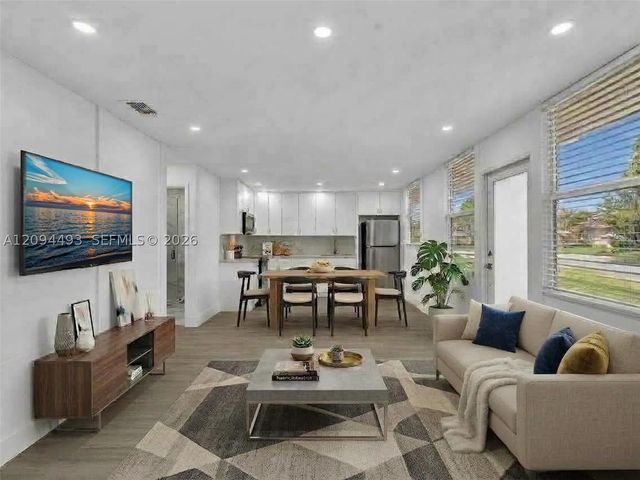 2805 NW 7th Ct, Fort Lauderdale, FL 33311