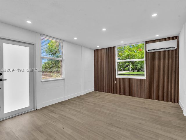 2805 NW 7th Ct, Fort Lauderdale, FL 33311