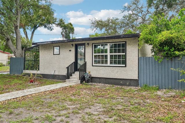 8514 N BRANCH AVENUE, Tampa, FL 33604