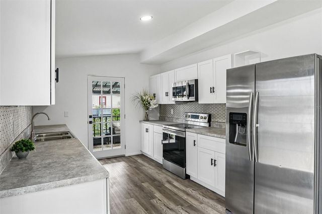 8514 N BRANCH AVENUE, Tampa, FL 33604