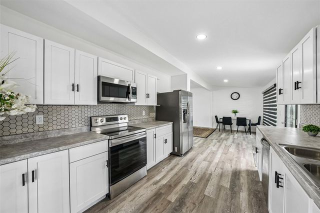 8514 N BRANCH AVENUE, Tampa, FL 33604