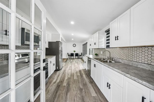 8514 N BRANCH AVENUE, Tampa, FL 33604