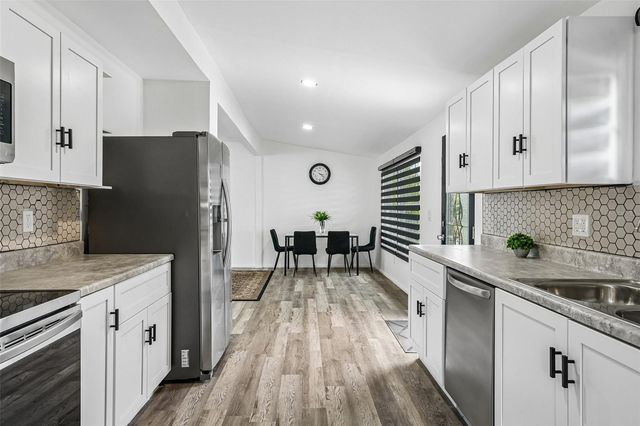 8514 N BRANCH AVENUE, Tampa, FL 33604
