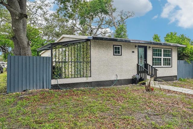 8514 N BRANCH AVENUE, Tampa, FL 33604