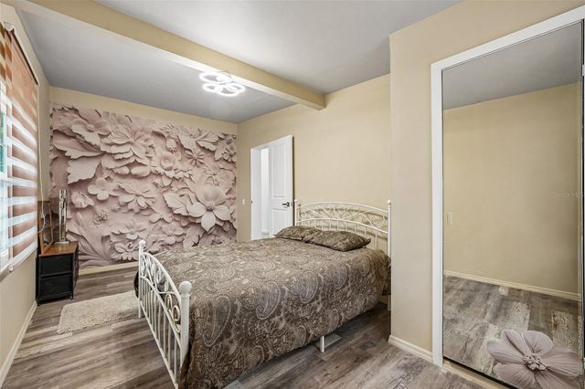 8514 N BRANCH AVENUE, Tampa, FL 33604