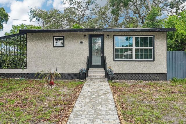 8514 N BRANCH AVENUE, Tampa, FL 33604