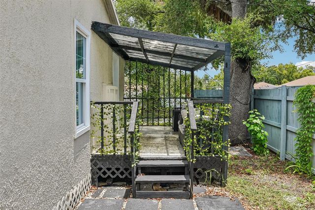 8514 N BRANCH AVENUE, Tampa, FL 33604