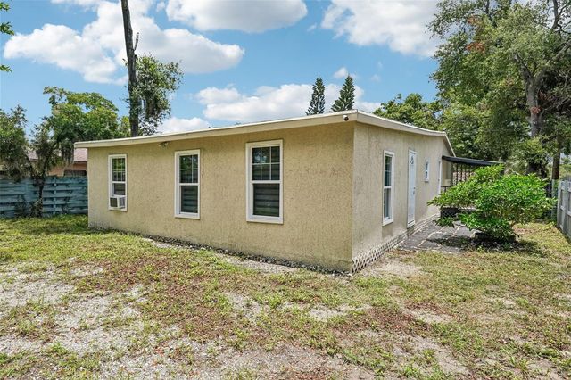 8514 N BRANCH AVENUE, Tampa, FL 33604
