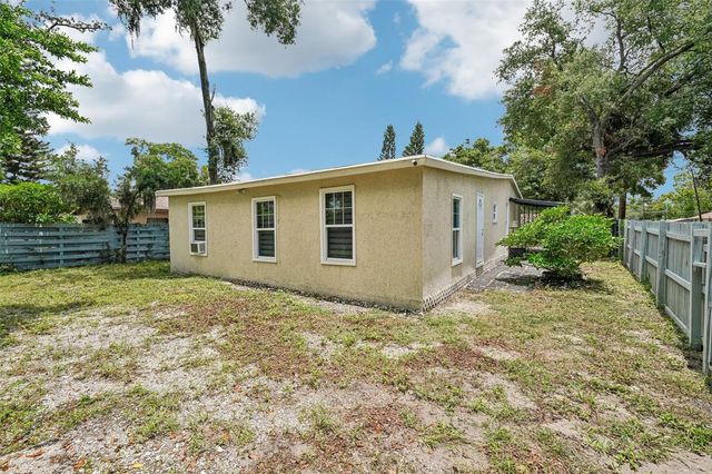 8514 N BRANCH AVENUE, Tampa, FL 33604