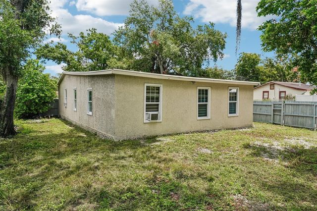 8514 N BRANCH AVENUE, Tampa, FL 33604