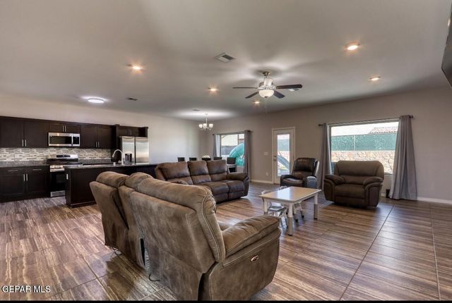 13589 LAWKLAND Street, Horizon City, TX 79928