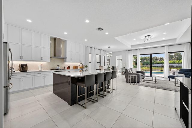 8252 Essex Country Club Drive, Boca Raton, FL 33434