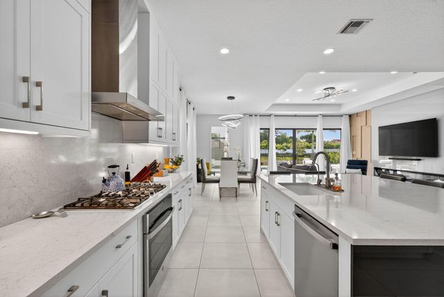 8252 Essex Country Club Drive, Boca Raton, FL 33434