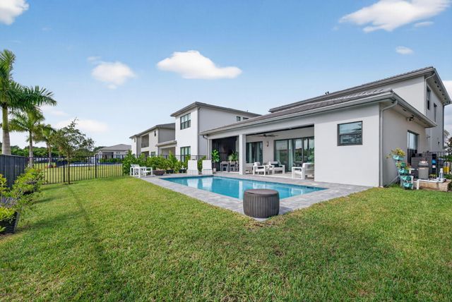 8252 Essex Country Club Drive, Boca Raton, FL 33434