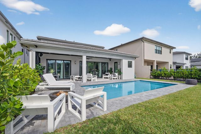 8252 Essex Country Club Drive, Boca Raton, FL 33434