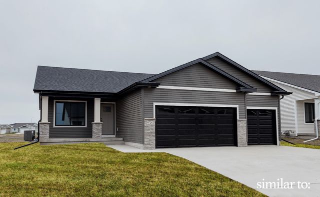 595 NW Compass Avenue, Waukee, IA 50263