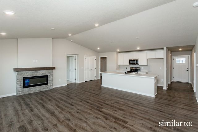 595 NW Compass Avenue, Waukee, IA 50263