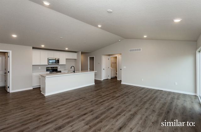 595 NW Compass Avenue, Waukee, IA 50263