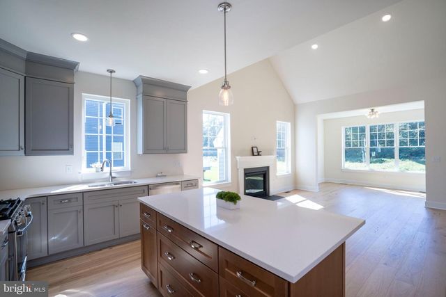 142 APPLE VIEW DR, State College, PA 16801