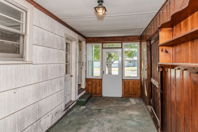 34 Brookside Ave, Greenfield, MA 01301