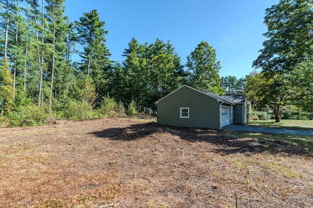 34 Brookside Ave, Greenfield, MA 01301