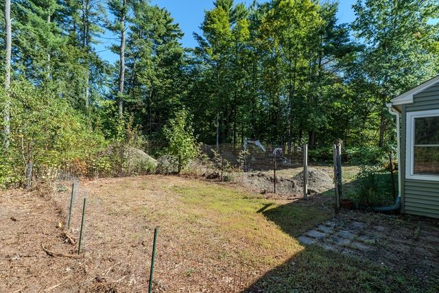 34 Brookside Ave, Greenfield, MA 01301