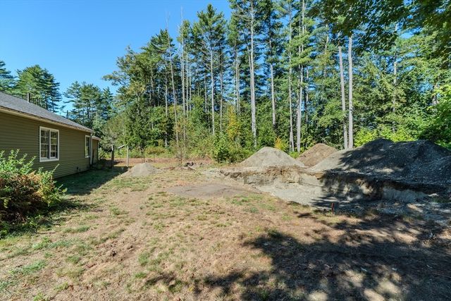 34 Brookside Ave, Greenfield, MA 01301