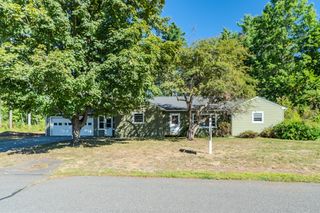 34 Brookside Ave, Greenfield, MA 01301