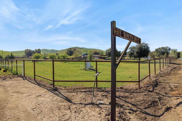 31393 Dahlem Drive, Exeter, CA 93221