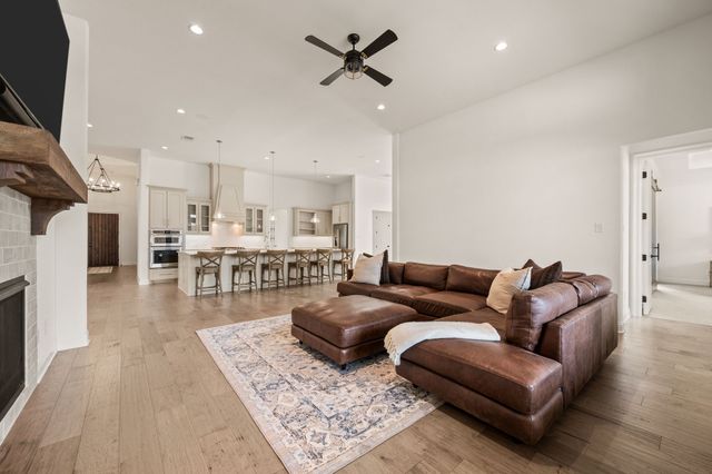 704 Rembrandt, Colleyville, TX 76034