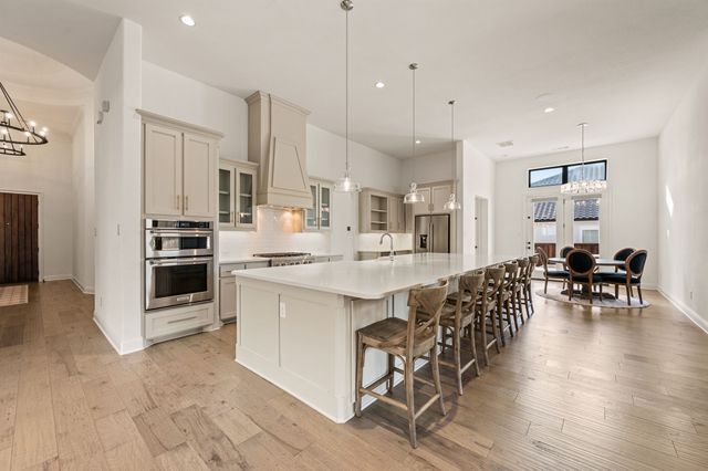 704 Rembrandt, Colleyville, TX 76034