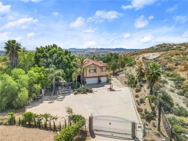 17234 Gamble Avenue, Riverside, CA 92504