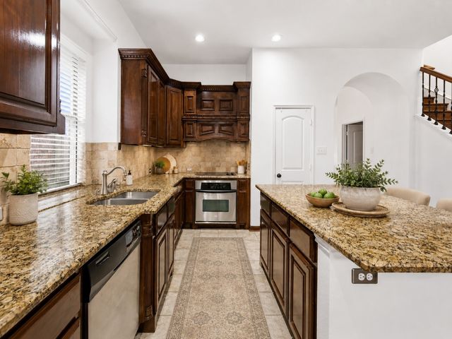 2930 Coteau Way, Dallas, TX 75227