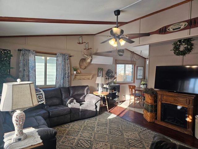 1700 Ohio Ave Avenue, Charles City, IA 50616