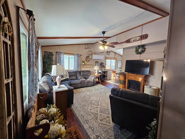 1700 Ohio Ave Avenue, Charles City, IA 50616