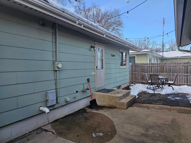 1700 Ohio Ave Avenue, Charles City, IA 50616