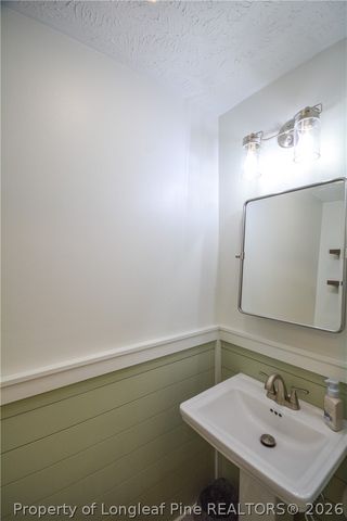 18 Sandy Point, Sanford, NC 27332