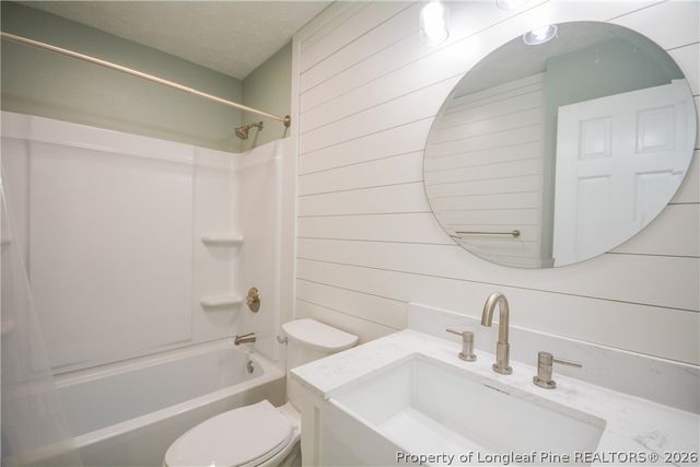 18 Sandy Point, Sanford, NC 27332
