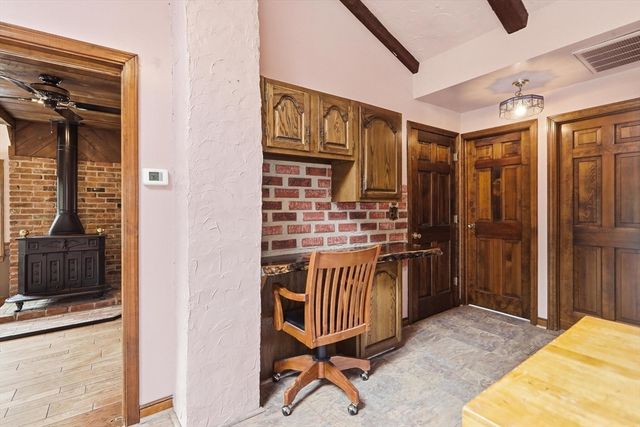 17 Saint James St, Dracut, MA 01826