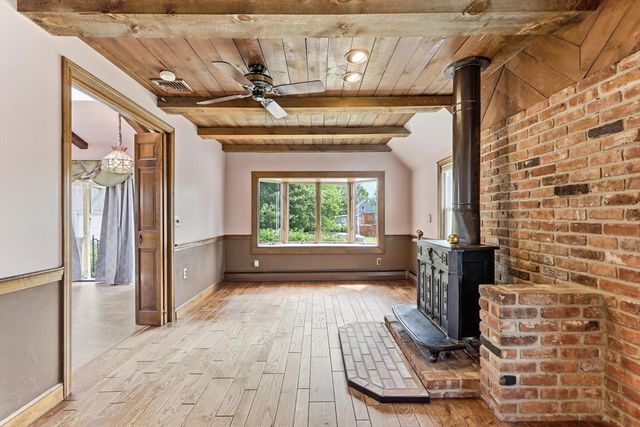 17 Saint James St, Dracut, MA 01826