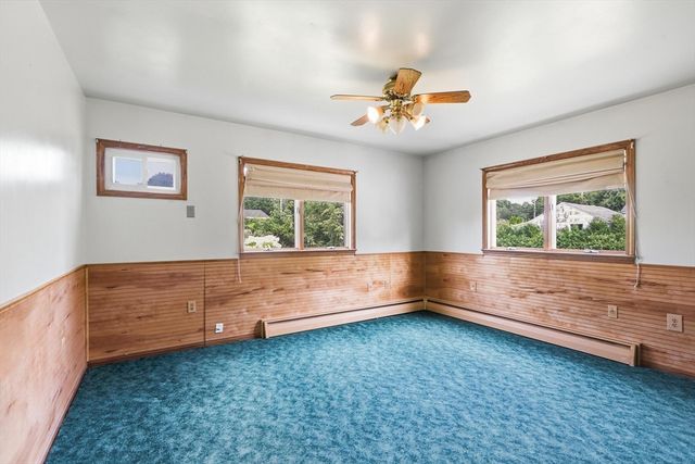 17 Saint James St, Dracut, MA 01826