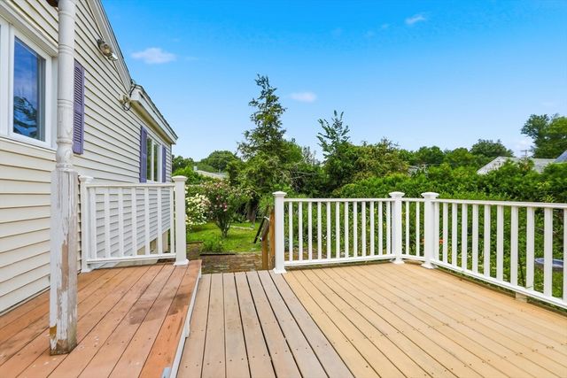 17 Saint James St, Dracut, MA 01826