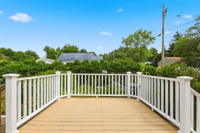 17 Saint James St, Dracut, MA 01826
