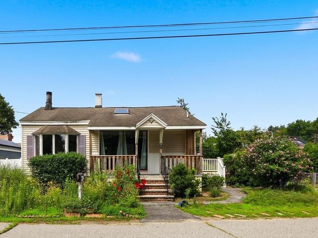 17 Saint James St, Dracut, MA 01826